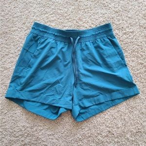 Lululemon shorts size 6 blue color
